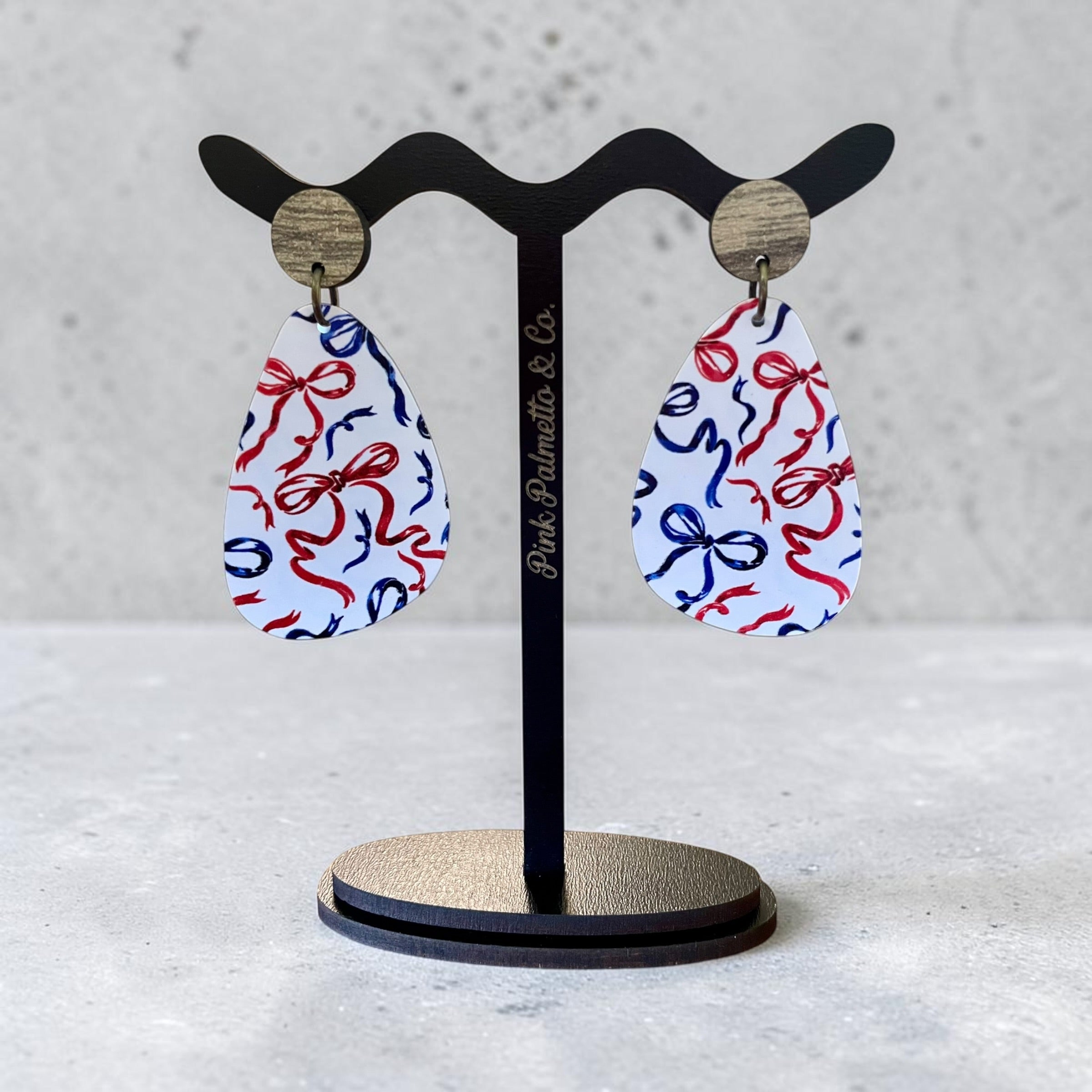 Wooden Top Studs with Patriotic Bow Plastic Bottom